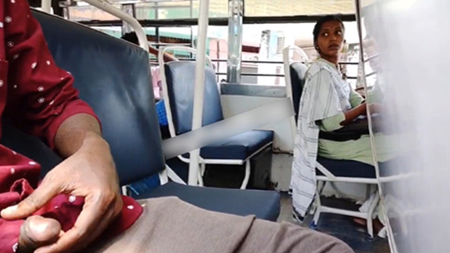 Daring Horny Guy Flash – Dick Inside Bus Free Porn