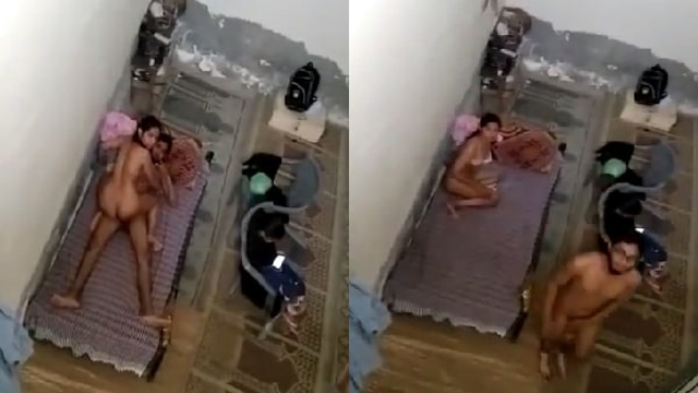 Girlfriend uske bahan k saamne – ko chodtte hue pakda gaya