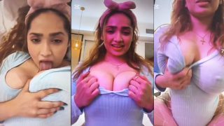 Aditi Mistry Letest Exclusive Showing Viral live
