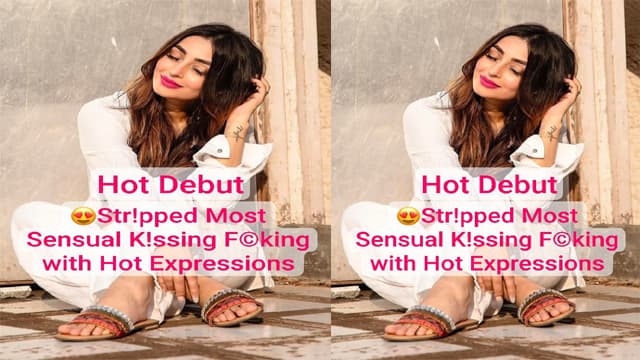 Hottest Actress First Chudai Hot Expression