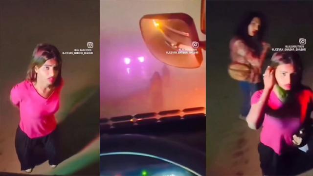 Indian girl showing her pussy to a truck driver on the road