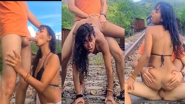Indian Railway Outdoor Deepthroat NRI BF Deeper Fuck